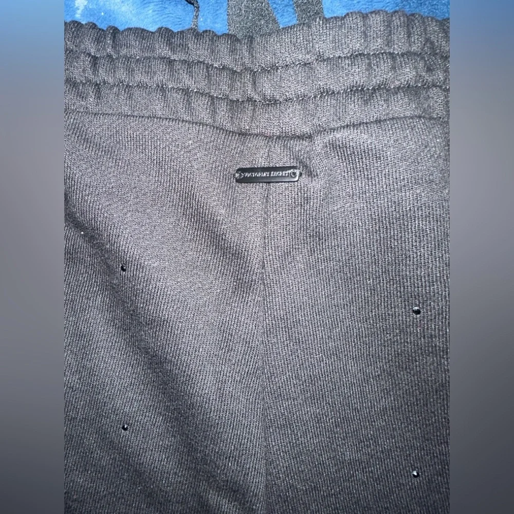 NWT Victoria’s Secret Women’s Black Rhinestone Studded Jogger Sweatpants Size M - Picture 5 of 5
